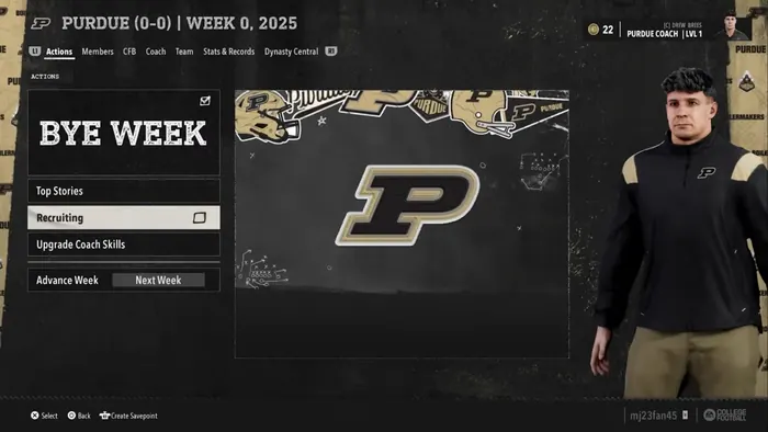 Season hub screen with bye-week actions and coach render
